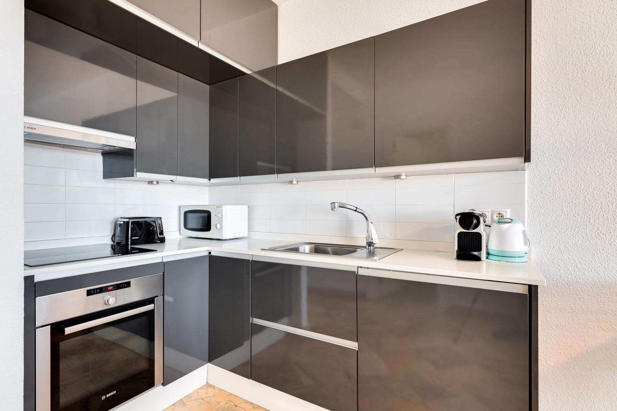 מארבלה Front Line Beach Studio Apartment מראה חיצוני תמונה